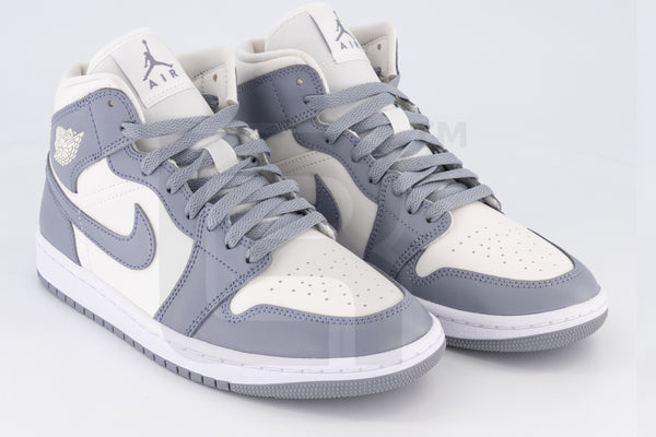 Nike air jordans mid shop