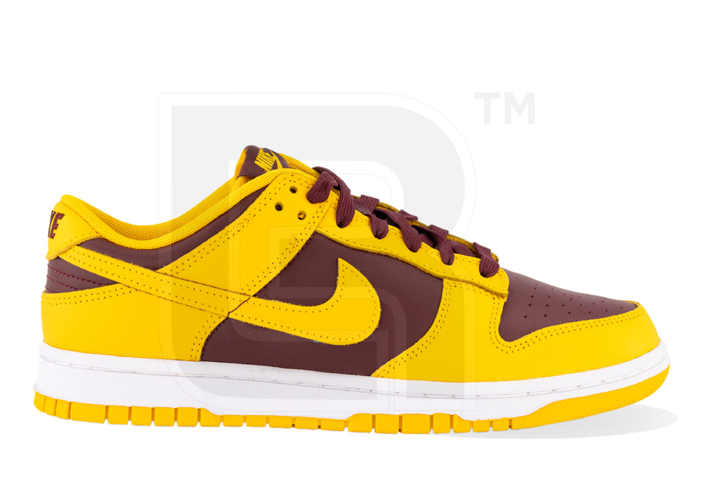 varsity dunk low