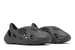 Adidas Yeezy Foam RNR "Carbon"